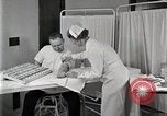 Standbild Protein Allergie test Detroit Michigan Henry Ford Hospital USA, 1936, aus Sekunde 12 historischem Filmmaterial Videoclip 65675023149