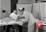 Standbild Protein Allergie test Detroit Michigan Henry Ford Hospital USA, 1936, aus Sekunde 18 historischem Filmmaterial Videoclip 65675023149