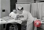 Standbild Protein Allergie test Detroit Michigan Henry Ford Hospital USA, 1936, aus Sekunde 19 historischem Filmmaterial Videoclip 65675023149