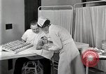 Standbild Protein Allergie test Detroit Michigan Henry Ford Hospital USA, 1936, aus Sekunde 32 historischem Filmmaterial Videoclip 65675023149