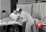 Standbild Protein Allergie test Detroit Michigan Henry Ford Hospital USA, 1936, aus Sekunde 33 historischem Filmmaterial Videoclip 65675023149