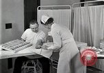 Standbild Protein Allergie test Detroit Michigan Henry Ford Hospital USA, 1936, aus Sekunde 40 historischem Filmmaterial Videoclip 65675023149