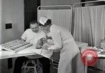 Standbild Protein Allergie test Detroit Michigan Henry Ford Hospital USA, 1936, aus Sekunde 45 historischem Filmmaterial Videoclip 65675023149