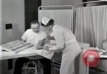 Standbild Protein Allergie test Detroit Michigan Henry Ford Hospital USA, 1936, aus Sekunde 50 historischem Filmmaterial Videoclip 65675023149