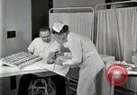 Standbild Protein Allergie test Detroit Michigan Henry Ford Hospital USA, 1936, aus Sekunde 51 historischem Filmmaterial Videoclip 65675023149