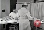Standbild Protein Allergie test Detroit Michigan Henry Ford Hospital USA, 1936, aus Sekunde 53 historischem Filmmaterial Videoclip 65675023149