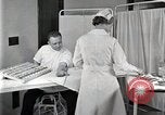 Standbild Protein Allergie test Detroit Michigan Henry Ford Hospital USA, 1936, aus Sekunde 54 historischem Filmmaterial Videoclip 65675023149