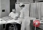 Standbild Protein Allergie test Detroit Michigan Henry Ford Hospital USA, 1936, aus Sekunde 58 historischem Filmmaterial Videoclip 65675023149