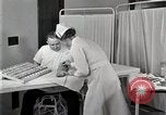Standbild Protein Allergie test Detroit Michigan Henry Ford Hospital USA, 1936, aus Sekunde 62 historischem Filmmaterial Videoclip 65675023149