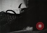 Standbild Geburt quintuplet von Mädchen von Ontario Kanada, 1934, aus Sekunde 46 historischem Filmmaterial Videoclip 65675023156