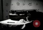 Standbild Geburt Quintuplet von Mädchen von Ontario Kanada, 1934, aus Sekunde 42 historischem Filmmaterial Videoclip 65675023157