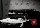 Standbild Geburt Quintuplet von Mädchen von Ontario Kanada, 1934, aus Sekunde 46 historischem Filmmaterial Videoclip 65675023157