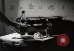 Standbild Geburt Quintuplet von Mädchen von Ontario Kanada, 1934, aus Sekunde 49 historischem Filmmaterial Videoclip 65675023157