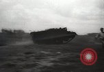 Standbild Gun carrier Tanks United States USA, 1944, aus Sekunde 25 historischem Filmmaterial Videoclip 65675023161