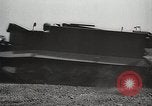 Standbild Gun carrier Tanks United States USA, 1944, aus Sekunde 41 historischem Filmmaterial Videoclip 65675023161