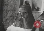 Image Hôtel travailleur en grève Eastbourne Angleterre, 1938, de la seconde 5 séquences d'archives historiques vidéo 65675023173