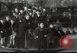 Standbild Spring Time London England Vereinigtes Königreich, 1938, aus Sekunde 44 historischem Filmmaterial Videoclip 65675023175