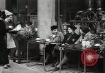 Standbild Spring Time London England Vereinigtes Königreich, 1938, aus Sekunde 49 historischem Filmmaterial Videoclip 65675023175