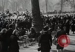 Standbild Spring Time London England Vereinigtes Königreich, 1938, aus Sekunde 58 historischem Filmmaterial Videoclip 65675023175