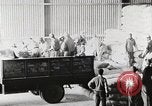 Standbild palästinensisch-arabischen Flüchtlinge Ägypten, 1950, aus Sekunde 22 historischem Filmmaterial Videoclip 65675023180
