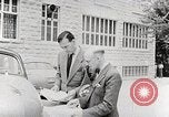 Immagine di Rifugiati che vivono condizioni Amman Giordania, 1950, secondo 13 filmato di repertorio 65675023182