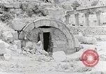 Immagine di Rifugiati che vivono condizioni Amman Giordania, 1950, secondo 45 filmato di repertorio 65675023182