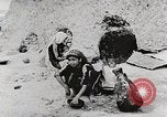 Immagine di Rifugiati che vivono condizioni Amman Giordania, 1950, secondo 62 filmato di repertorio 65675023182