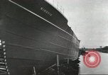 Immagine di Lancio di navi Scotland Regno Unito, 1950, secondo 43 filmato di repertorio 65675023185