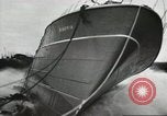 Immagine di Lancio di navi Scotland Regno Unito, 1950, secondo 45 filmato di repertorio 65675023185