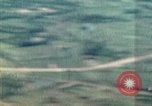Standbild 34th Fighter Squadron Kyushu in Japan, 1945, aus Sekunde 30 historischem Filmmaterial Videoclip 65675023194
