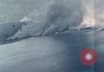 Standbild Gun camera footage strafing Ziele Tarumizu Kyushu in Japan, 1945, aus Sekunde 9 historischem Filmmaterial Videoclip 65675023197