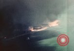 Standbild Gun camera footage strafing Ziele Tarumizu Kyushu in Japan, 1945, aus Sekunde 23 historischem Filmmaterial Videoclip 65675023197