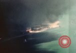 Standbild Gun camera footage strafing Ziele Tarumizu Kyushu in Japan, 1945, aus Sekunde 24 historischem Filmmaterial Videoclip 65675023197