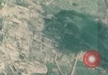 Standbild Gun camera footage strafing Ziele Tarumizu Kyushu in Japan, 1945, aus Sekunde 42 historischem Filmmaterial Videoclip 65675023197