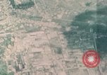 Standbild Gun camera footage strafing Ziele Tarumizu Kyushu in Japan, 1945, aus Sekunde 45 historischem Filmmaterial Videoclip 65675023197