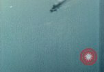 Standbild US Army Air Force Brände auf Schiffen Tarumizu Kyushu in Japan, 1945, aus Sekunde 10 historischem Filmmaterial Videoclip 65675023199