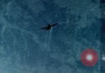 Immagine di Aria per il combattimento aereo statunitense e giapponese Miyakonojo Giappone, 1945, secondo 30 filmato di repertorio 65675023204
