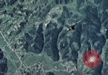 Immagine di Aria per il combattimento aereo statunitense e giapponese Miyakonojo Giappone, 1945, secondo 38 filmato di repertorio 65675023204