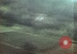 Image attaque vu au travers caméra armée Miyakonojo Japon, 1945, de la seconde 25 séquences d'archives historiques vidéo 65675023208