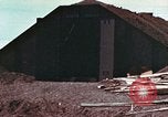 Standbild US Army Air Force Hangar Iwo Jima, 1945, aus Sekunde 22 historischem Filmmaterial Videoclip 65675023216