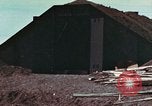 Standbild US Army Air Force Hangar Iwo Jima, 1945, aus Sekunde 23 historischem Filmmaterial Videoclip 65675023216