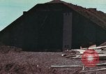 Standbild US Army Air Force Hangar Iwo Jima, 1945, aus Sekunde 28 historischem Filmmaterial Videoclip 65675023216