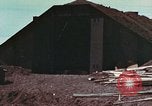 Standbild US Army Air Force Hangar Iwo Jima, 1945, aus Sekunde 30 historischem Filmmaterial Videoclip 65675023216