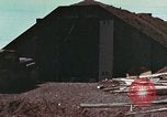 Standbild US Army Air Force Hangar Iwo Jima, 1945, aus Sekunde 32 historischem Filmmaterial Videoclip 65675023216