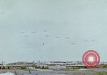 Standbild B-29 Superfortresses im Pazifik während Zweiten Weltkrieg Saipan Marianen, 1945, aus Sekunde 21 historischem Filmmaterial Videoclip 65675023220