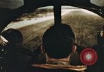 Standbild Ansicht von B-29 Cockpit bei der Landung Guam Marianen, 1945, aus Sekunde 54 historischem Filmmaterial Videoclip 65675023221