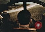 Standbild Ansicht von B-29 Cockpit bei der Landung Guam Marianen, 1945, aus Sekunde 55 historischem Filmmaterial Videoclip 65675023221