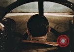 Standbild Ansicht von B-29 Cockpit bei der Landung Guam Marianen, 1945, aus Sekunde 62 historischem Filmmaterial Videoclip 65675023221