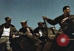 Standbild Air Force Boden crew Pacific Theater, 1945, aus Sekunde 12 historischem Filmmaterial Videoclip 65675023222