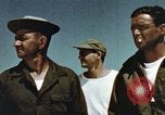 Standbild Air Force Boden crew Pacific Theater, 1945, aus Sekunde 25 historischem Filmmaterial Videoclip 65675023222